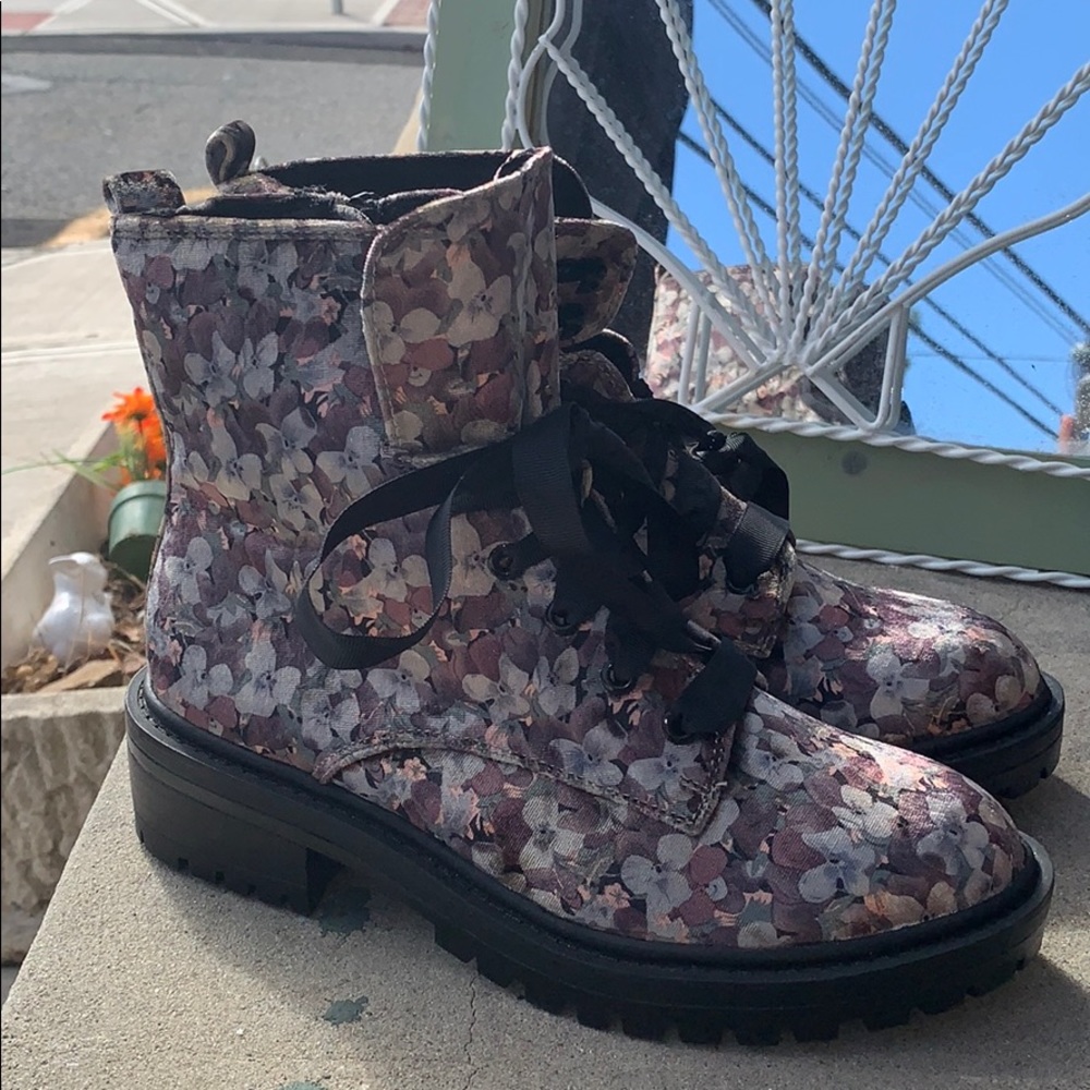 Floral boots